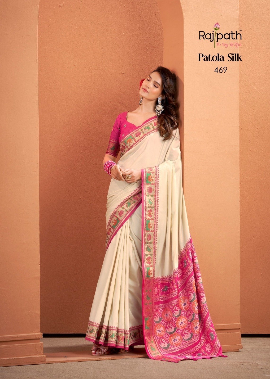 Ivory White Patola Silk Saree with Pink Multicolor Traditional Border - Image 3