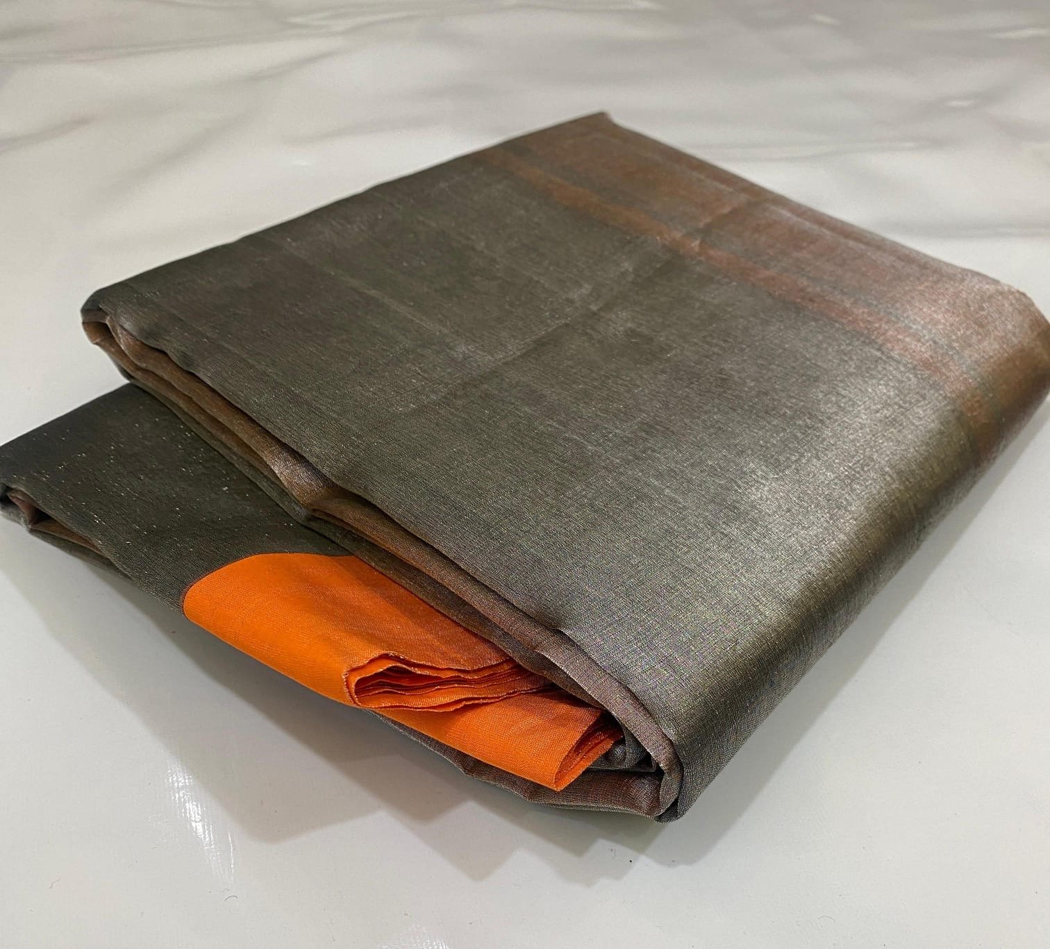 Pure Handwoven Chanderi Silk Tissue Saree with Silver & Golden Zari | Contrast Silk Pallu - Image 4